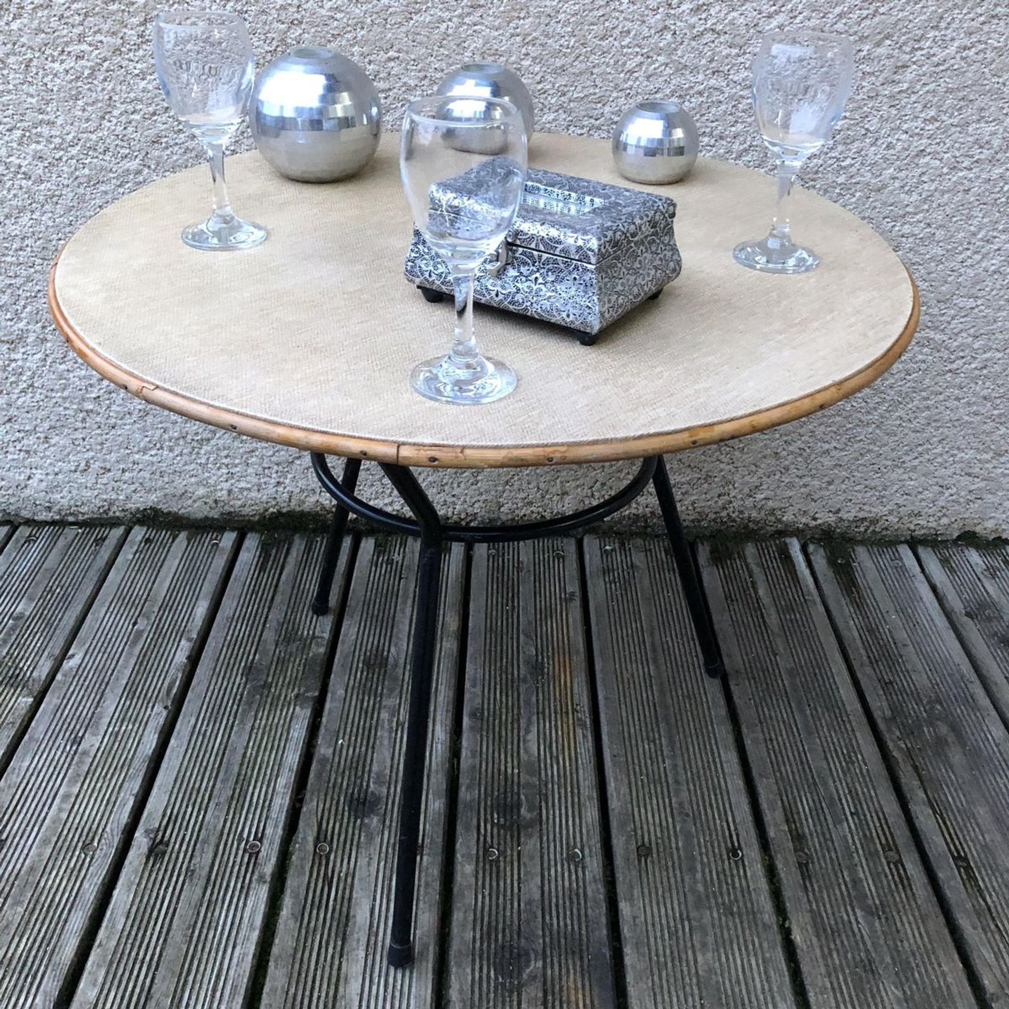 Table basse tripode en fer 1950s