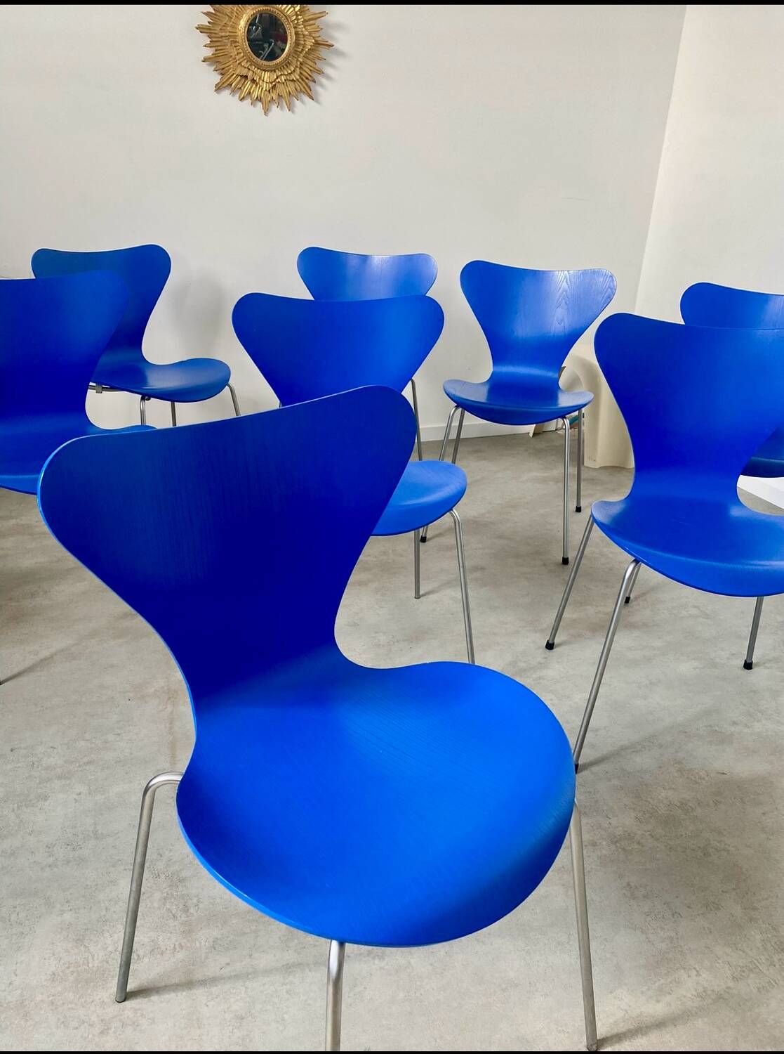 Lot 8 blue chairs series 7 design Arne Jacobsen for Fritz Hansen Denmark vintage
