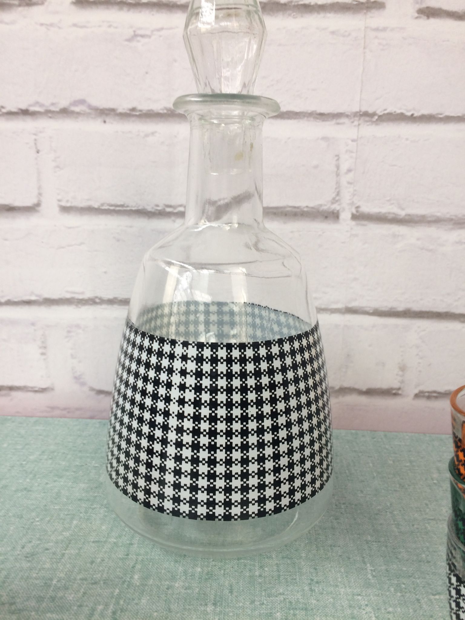 Carafe pied de poule et ses 6 verres assortis