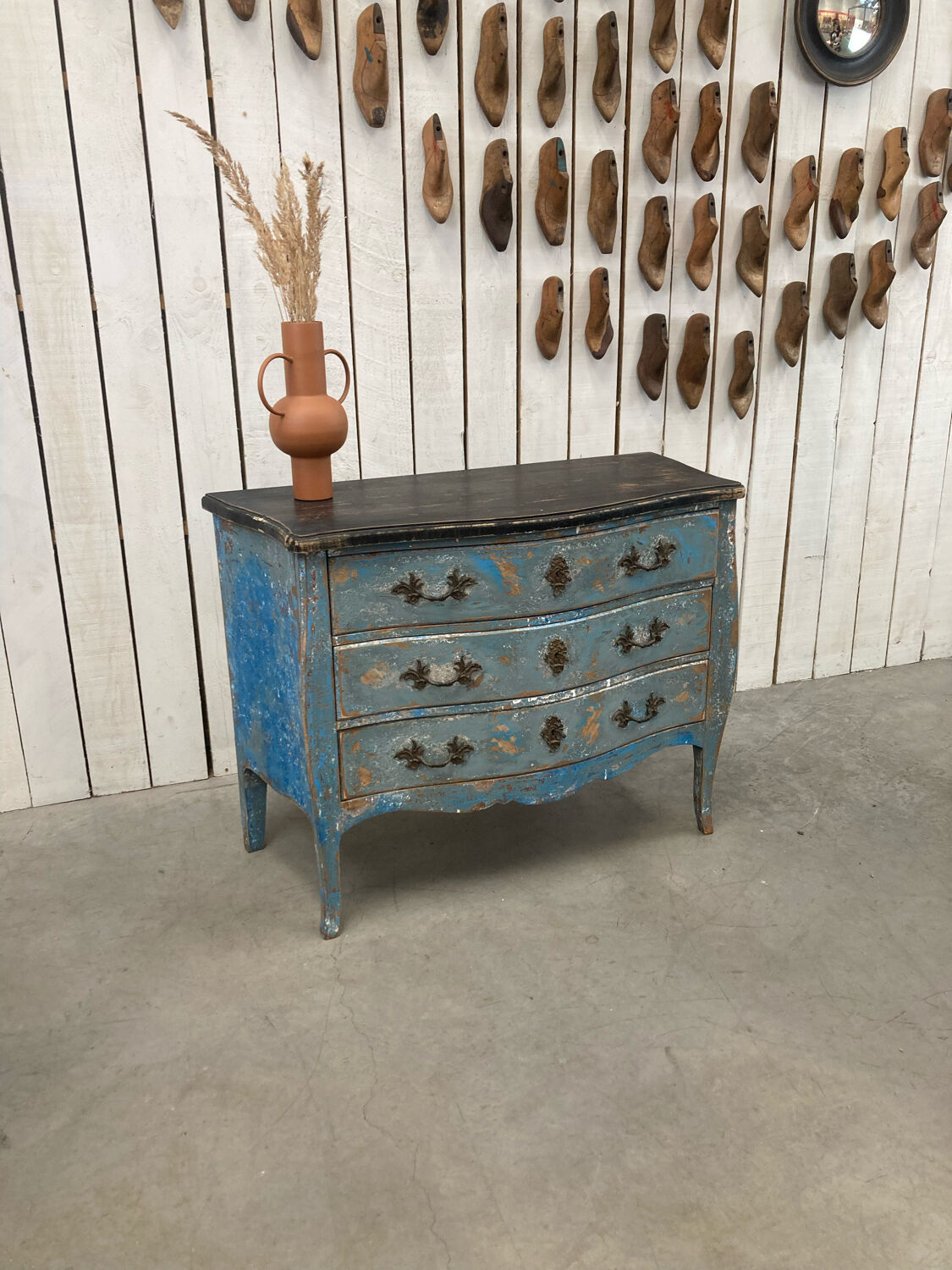 Ancienne commode bleu