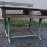 Wire desk base flat iron