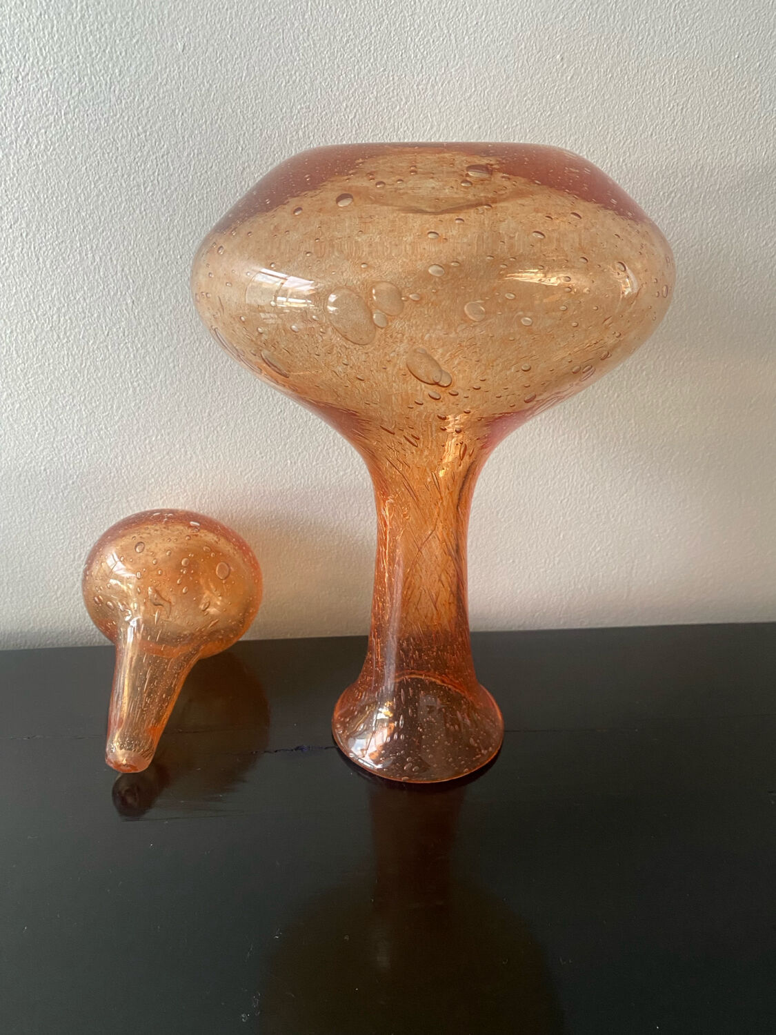 Blown glass decanter with bubbles