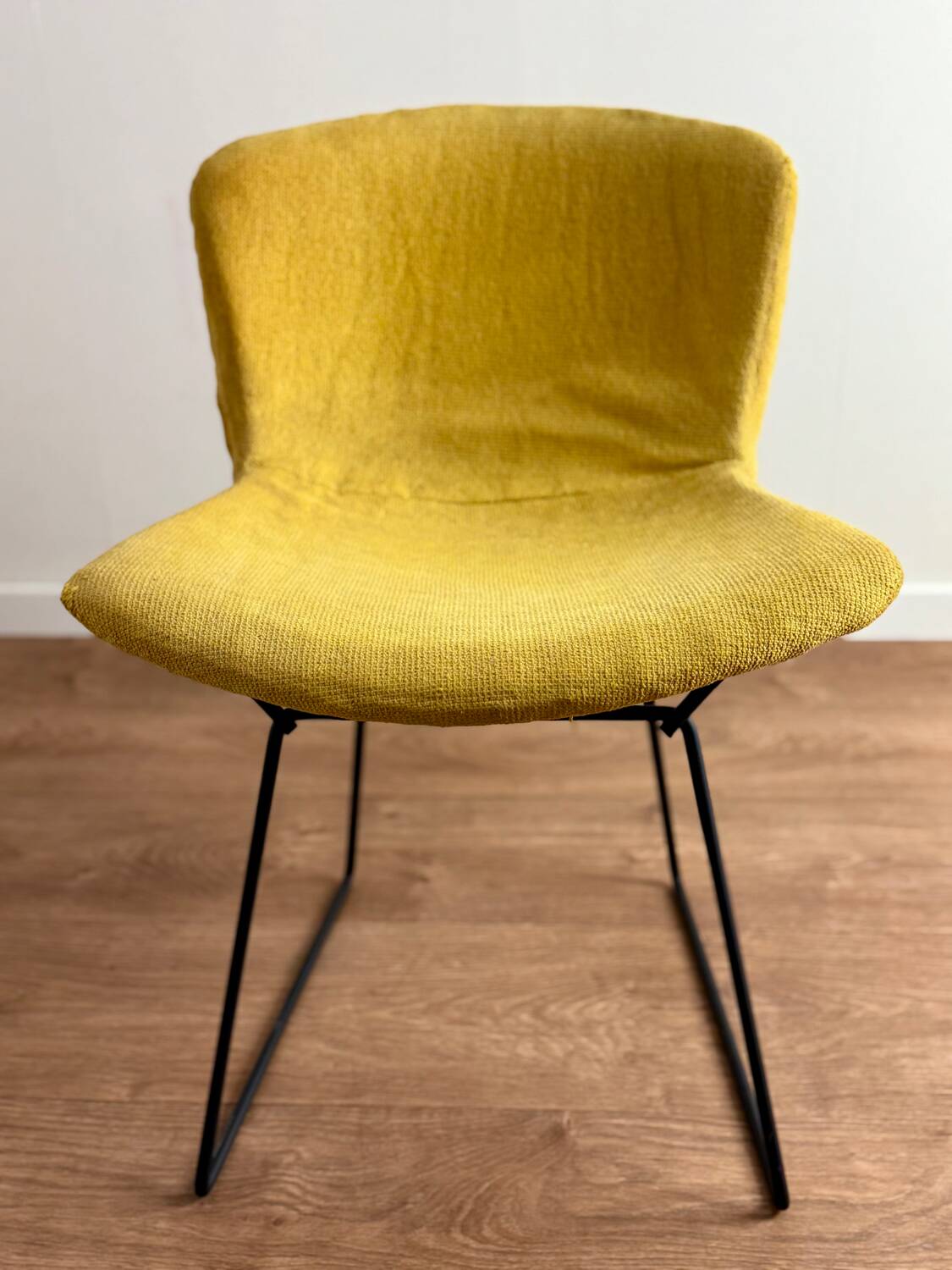 Original Bertoia chair produced in 1952 for Knoll