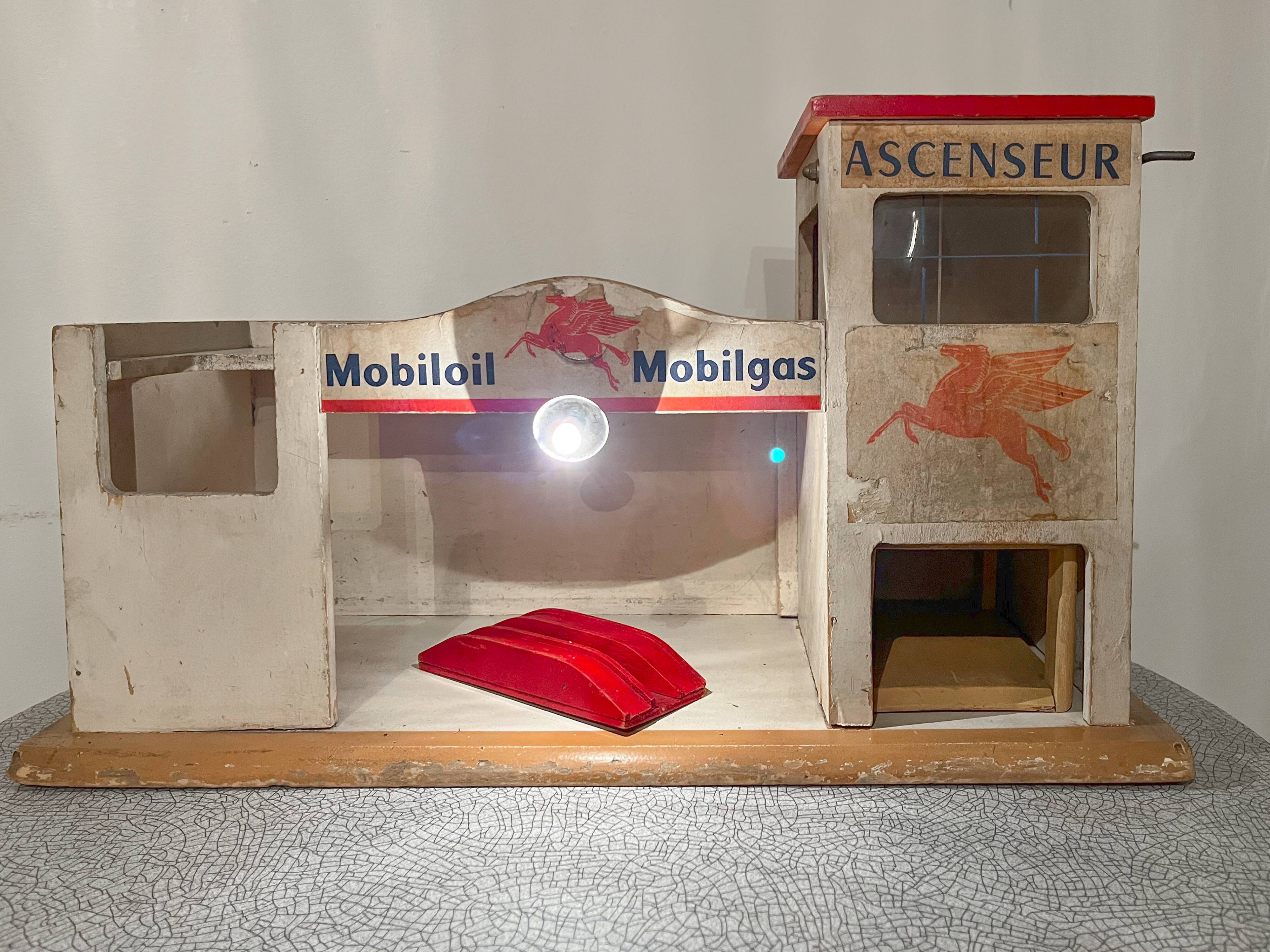 Majolu mobiloil wooden garage with elevator and lighting