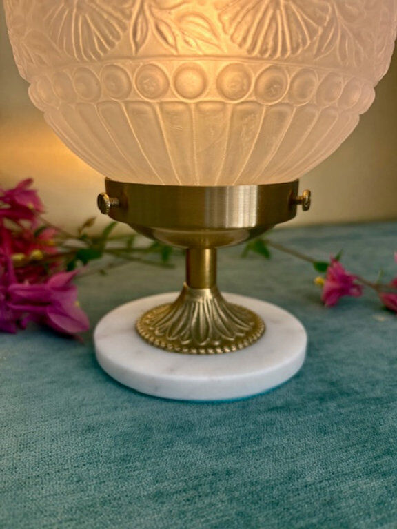 Art Deco lamp from the 1930s with a floral globe.