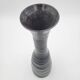 Vase Ostara noir en terre cuite émaillée