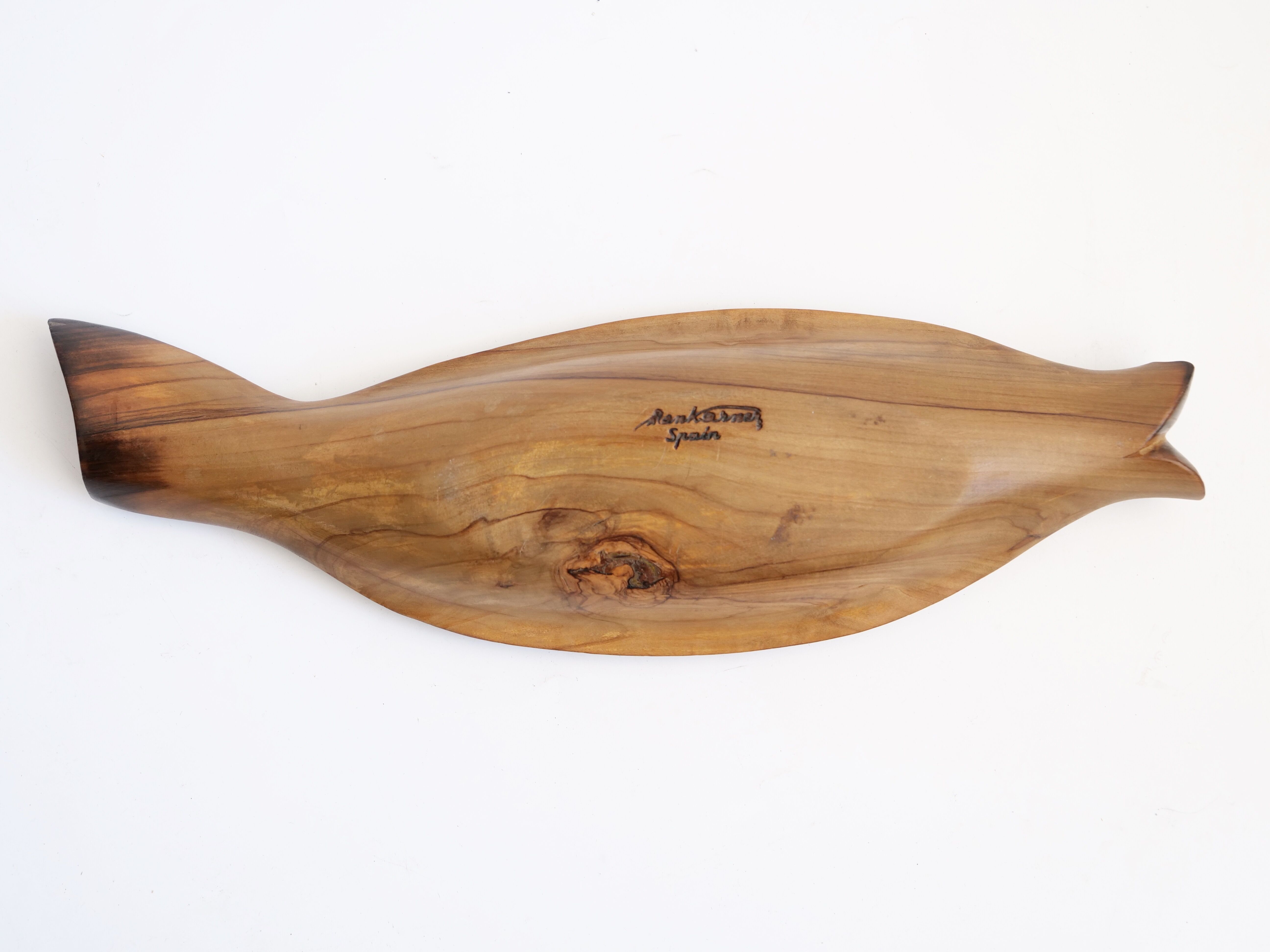 Zoomorphic wooden dish fish
