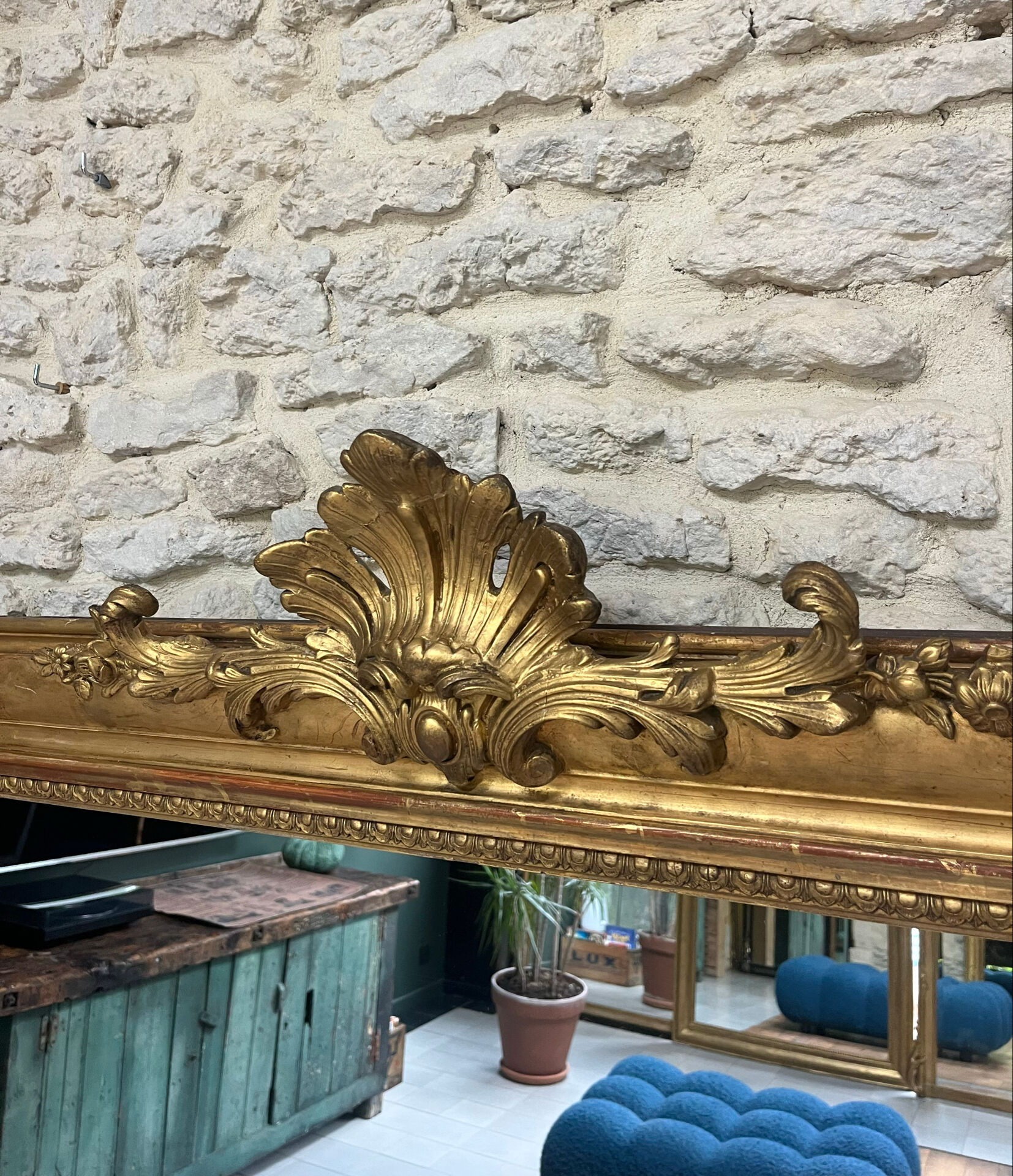 Fireplace mirror with pediment and pearl 178.5/151cm gold leaf, mercury