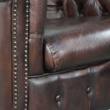 Classic English-style Chesterfield club armchair in cowhide leather