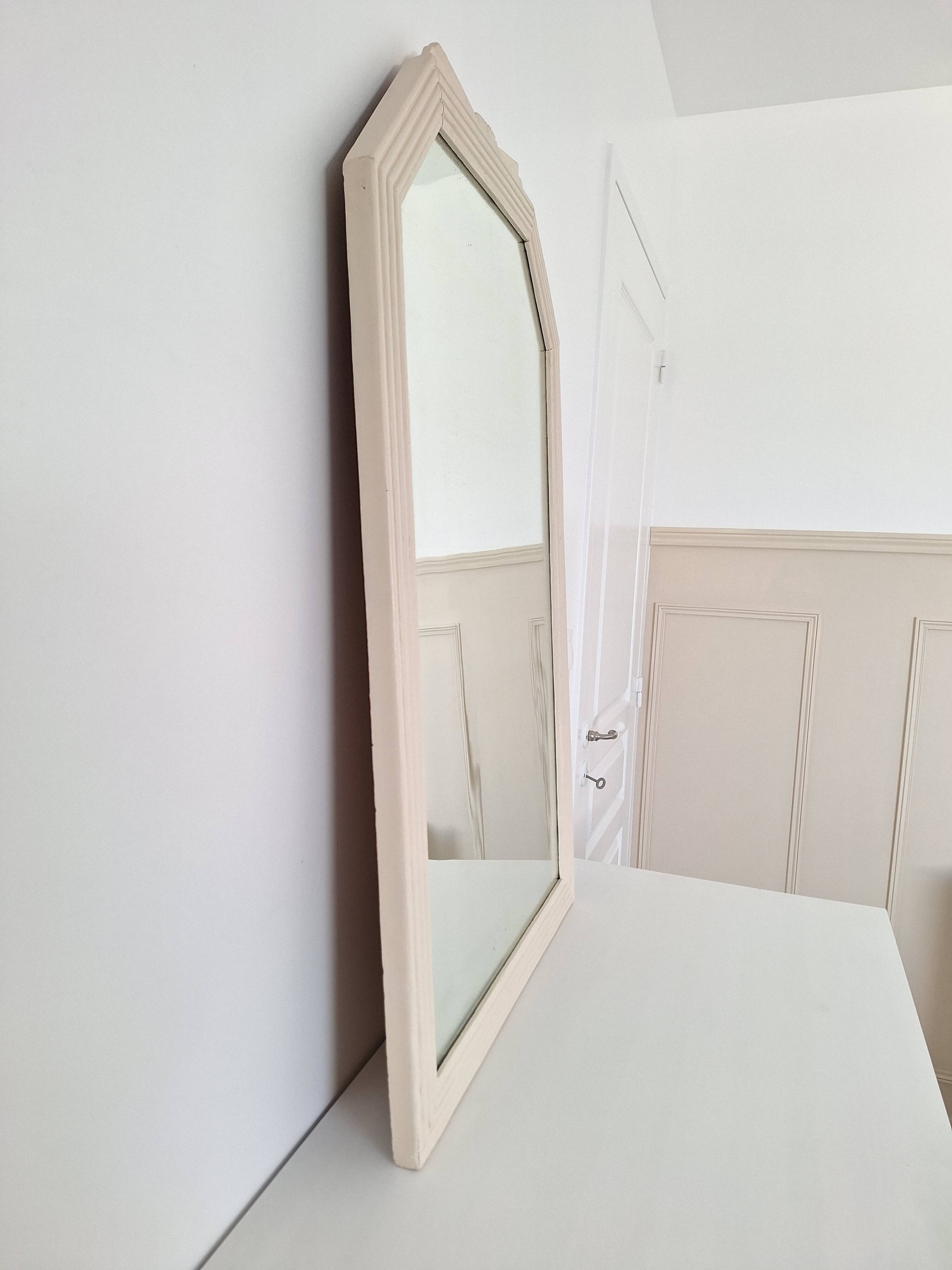 Miroir biseauté et mouluré beige