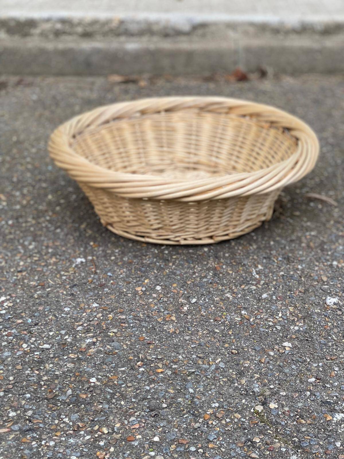 Set of 5 round woven wicker baskets