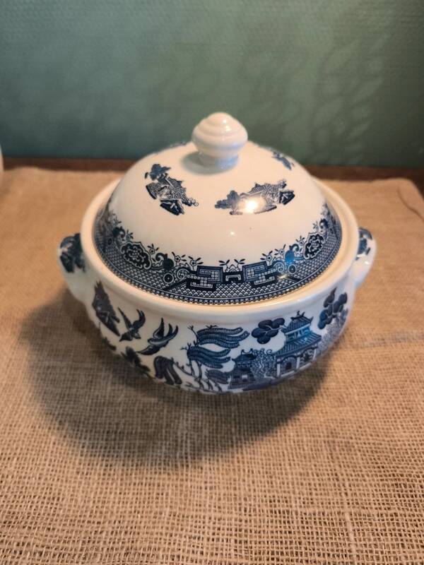 Churchill vegetable soup tureen dish