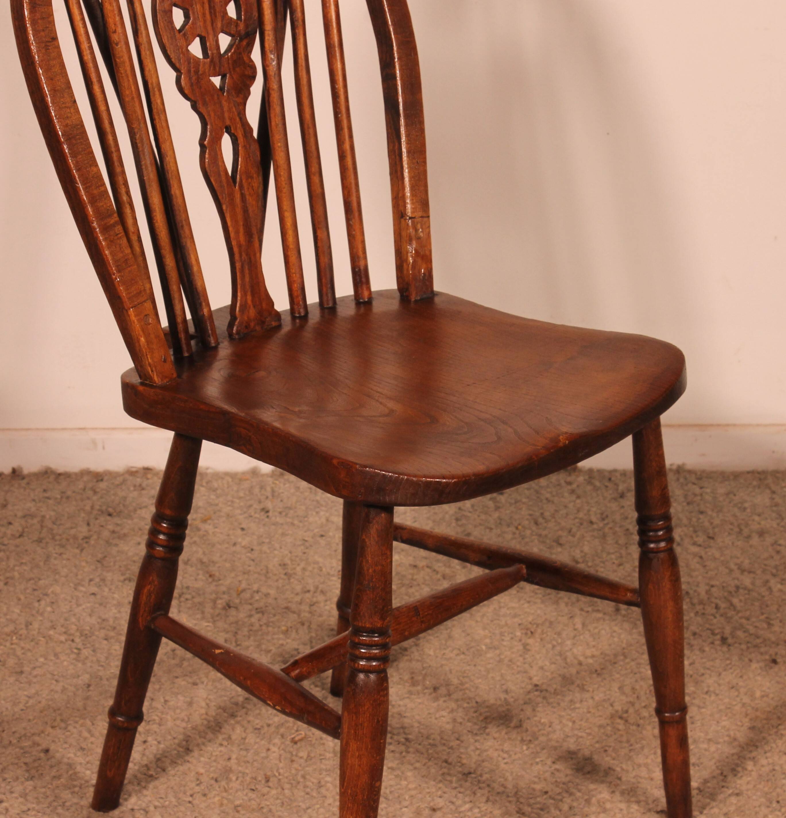 Set of 6 19th Century Windsor Wheelback Chairs