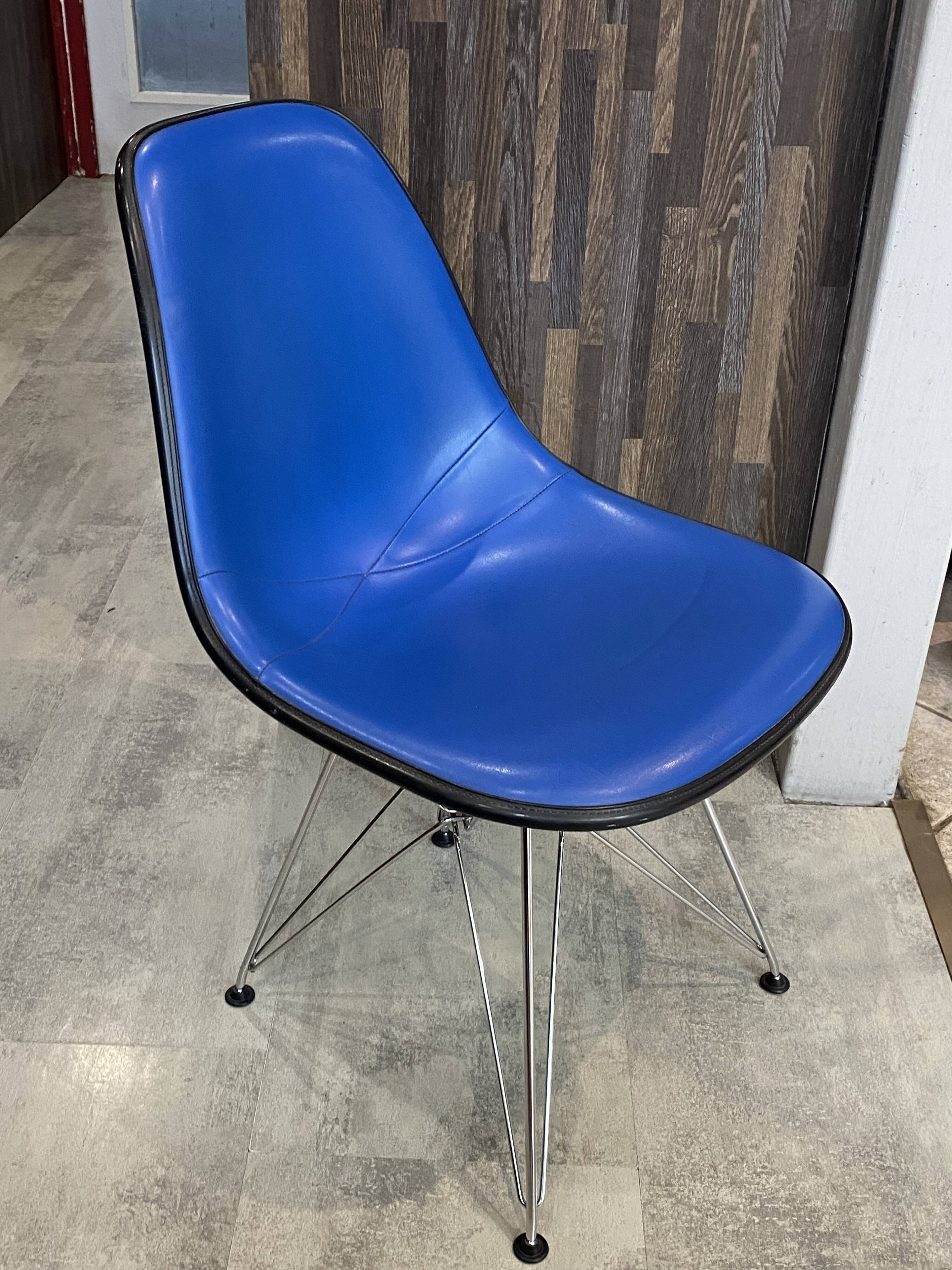 Eames Herman Miller DSR Eiffel blue skai vinyl fibreglass chair