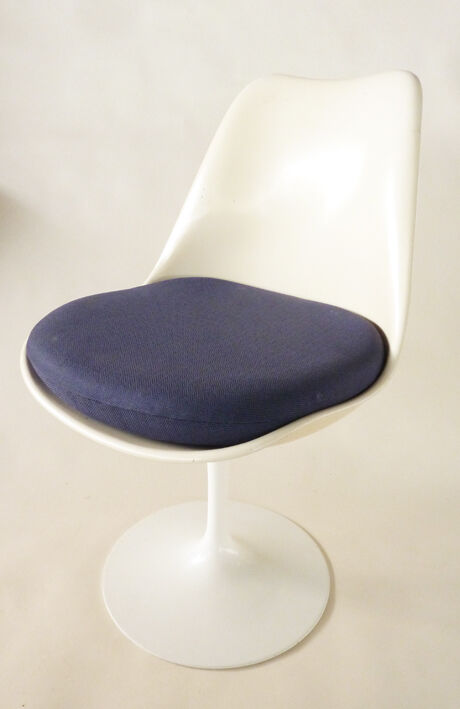 Eero Saarinen Tulip chairs