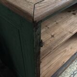 Buffet patiné vert