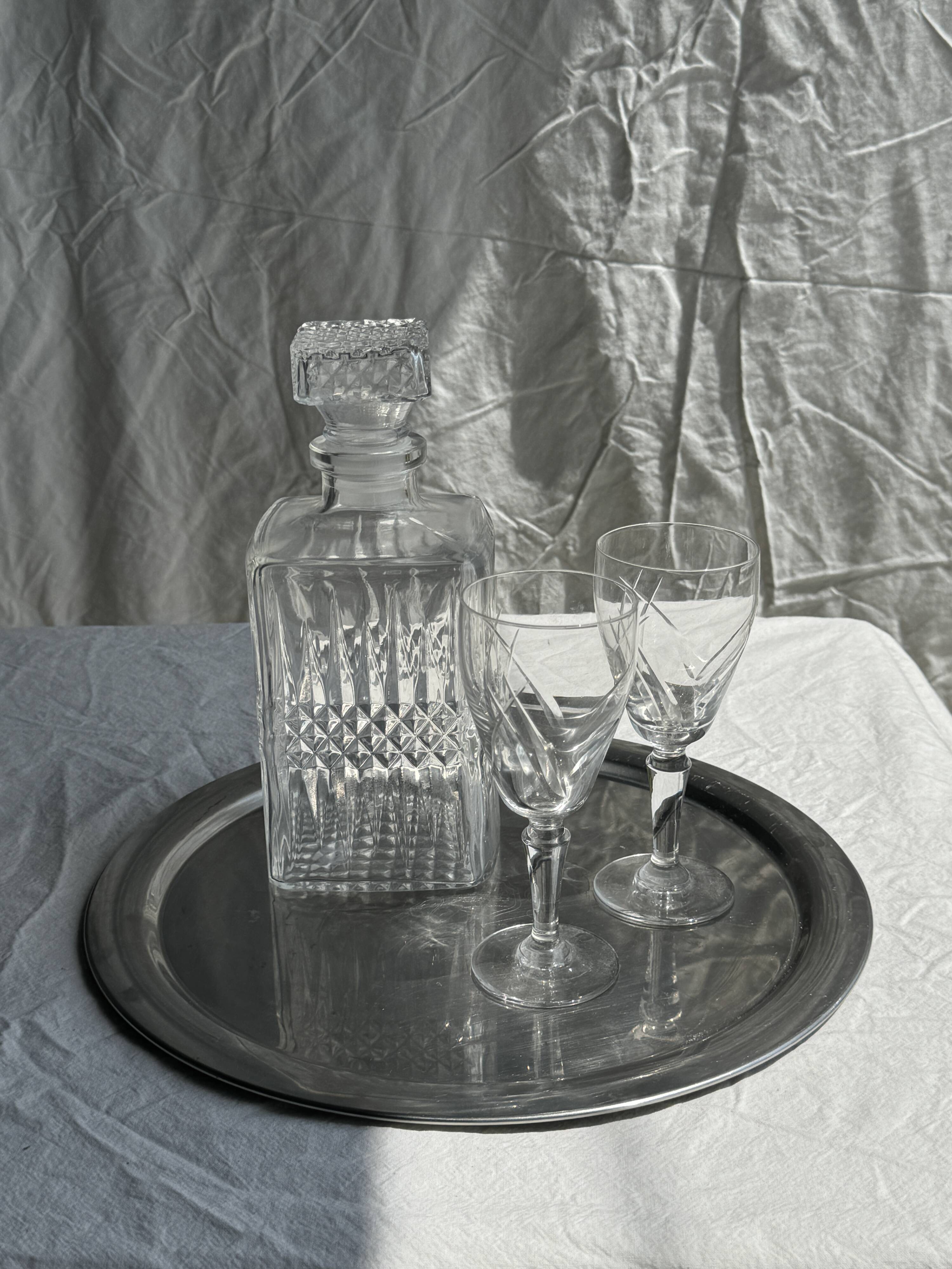 Avon Blason metal tray 1886 - 1976