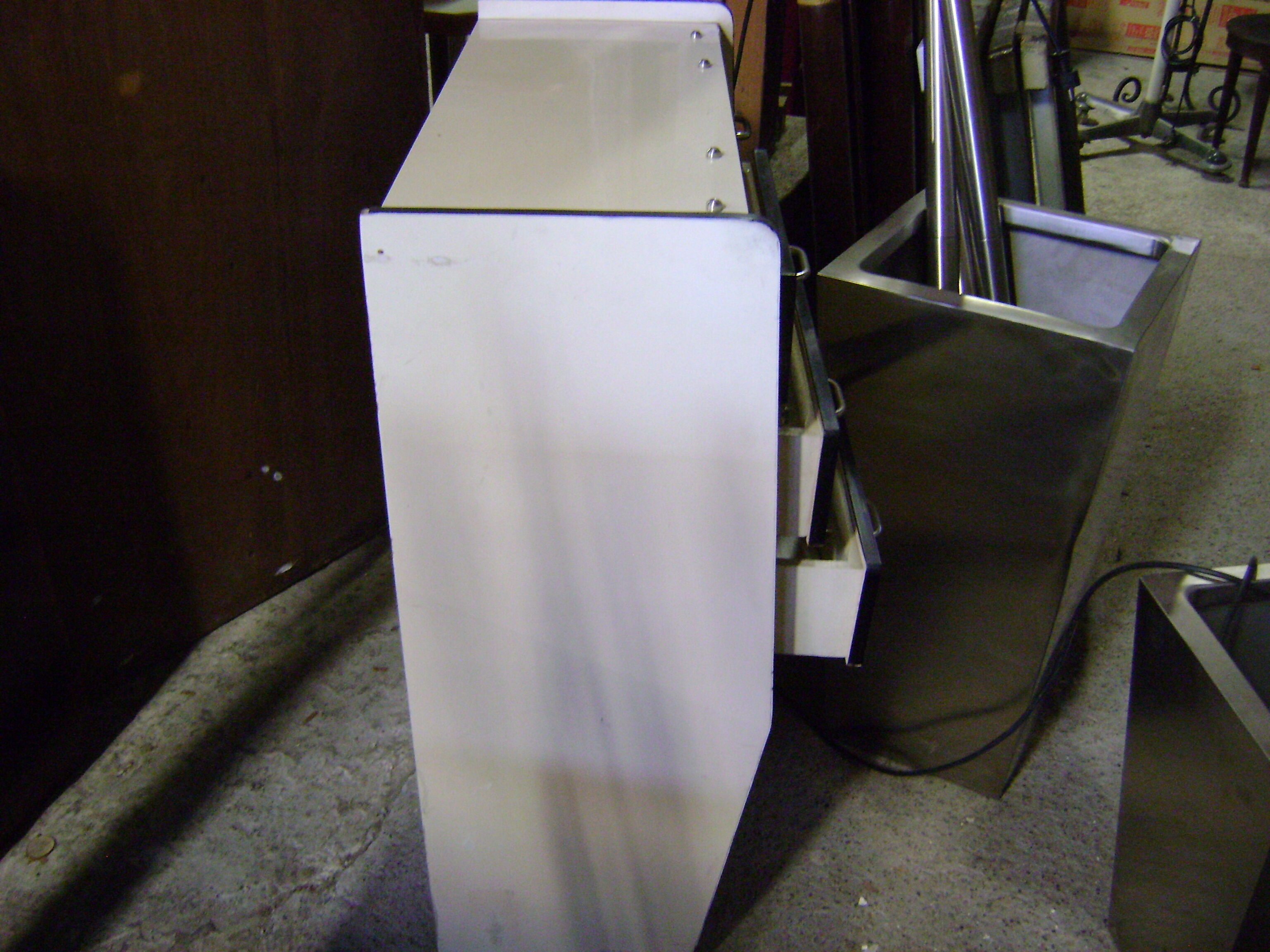 Formica kitchen Dresser