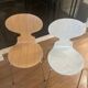CHAISES ANT ARNE JACOBSEN