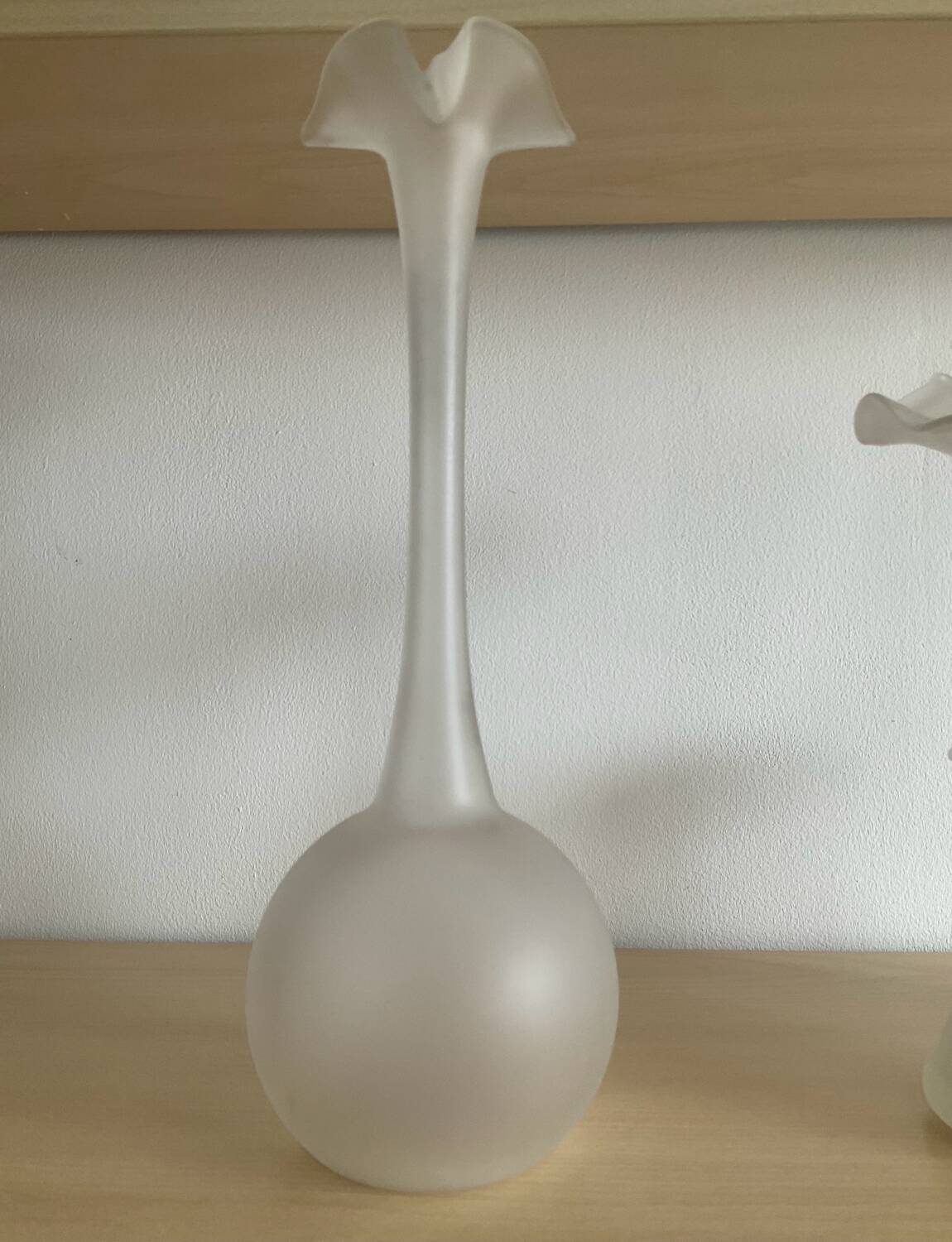 Set of 4 vintage frosted glass vases