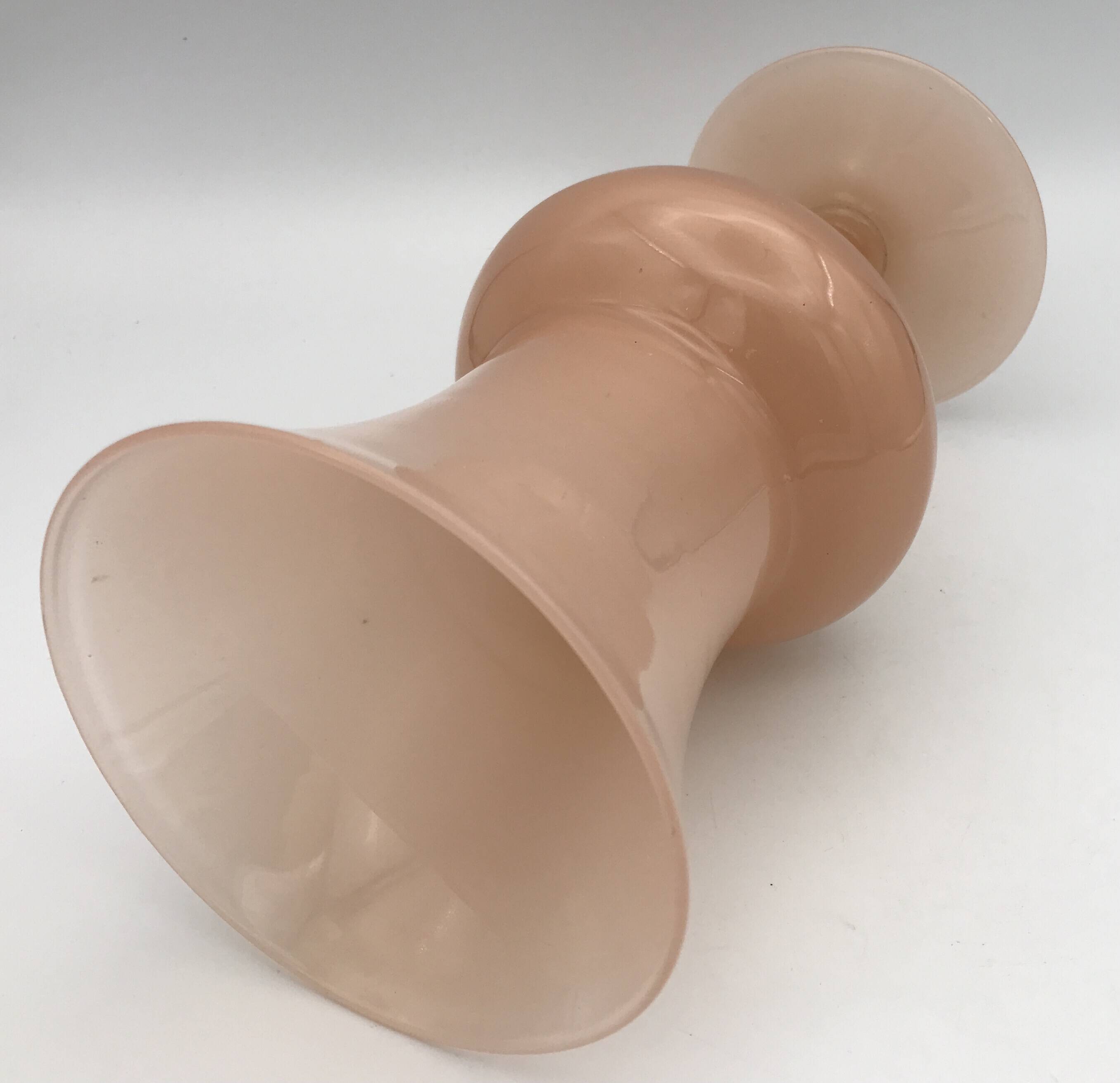 Vintage vase in opaline old pink medici style