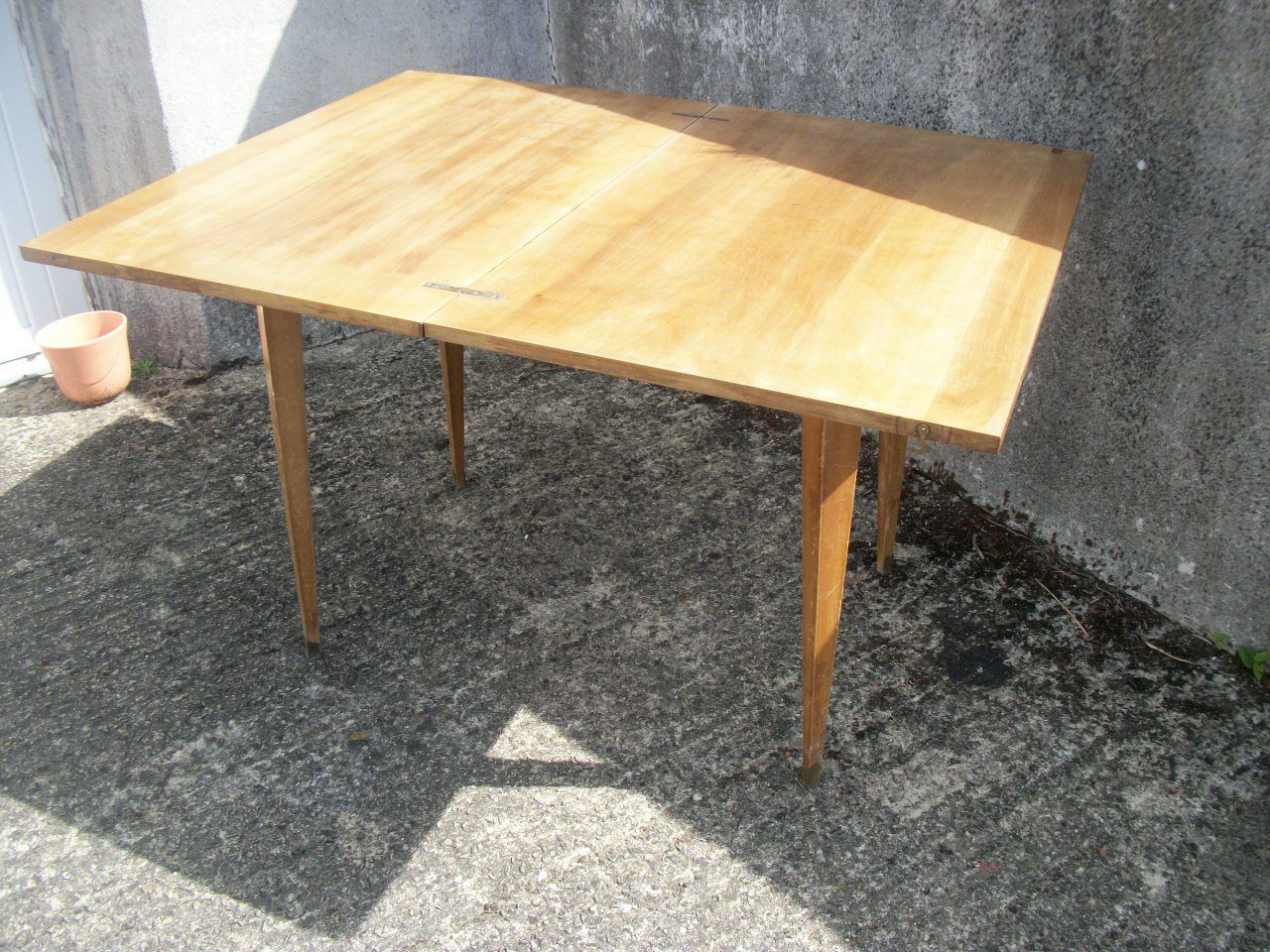 Vintage table compass legs