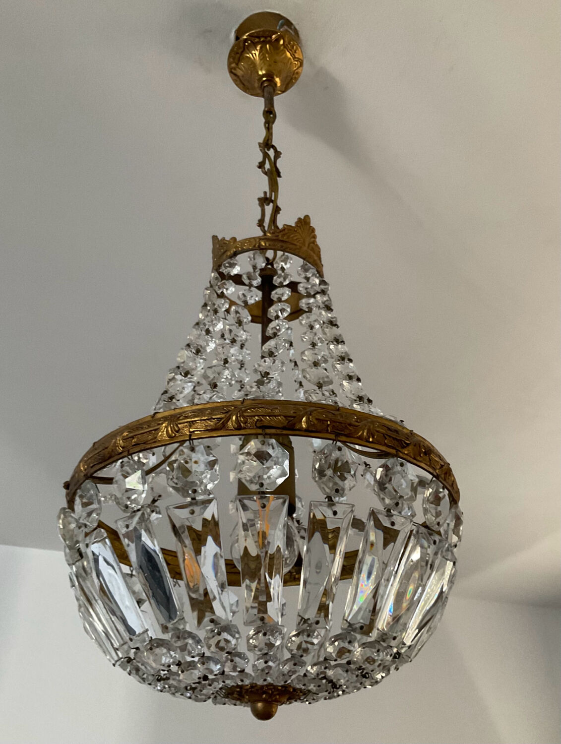 Balloon chandelier in bronze and pendants