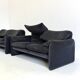 Cassina Maralunga 2 places noir-gris par Vico Magistretti
