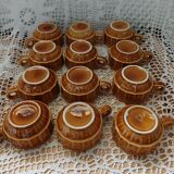 12 tasses à café anciennes avec soucoupes