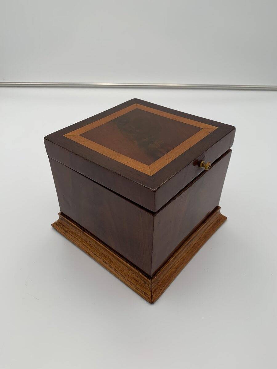 Biedermeier Cubic Box in Mahogany and Maple, Austria, 1840s