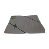 Parure de drap brodée, ancienne