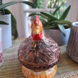 Poule terrine en barbotine signée M. Caugant