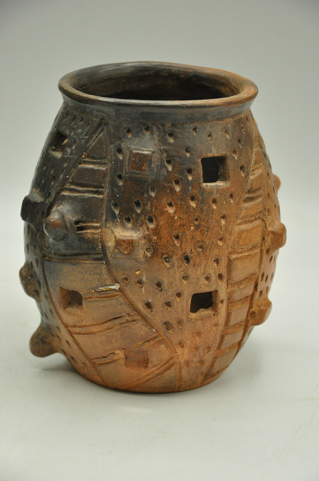 Scarified terracotta vase signed By Dr Diaz La rioja