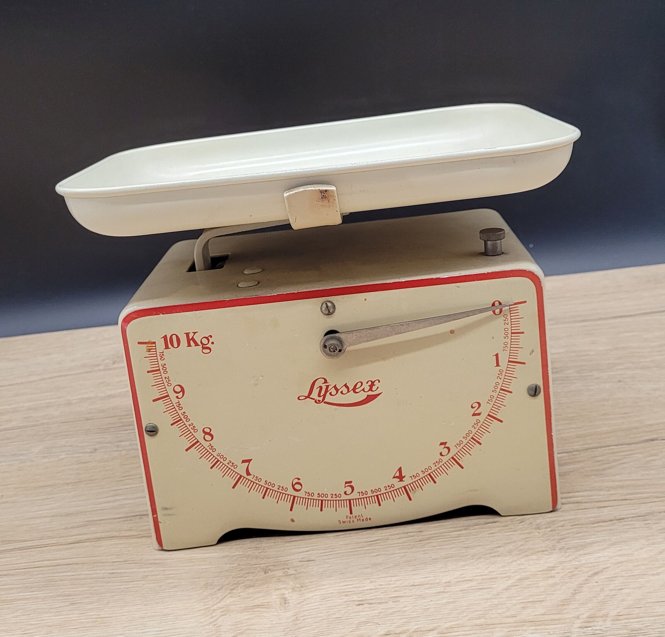 Lyssex scale 10lg red