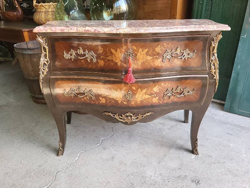 Commode sauteuse en bois de rose plateau en marbre rose