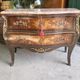 Commode sauteuse en bois de rose plateau en marbre rose