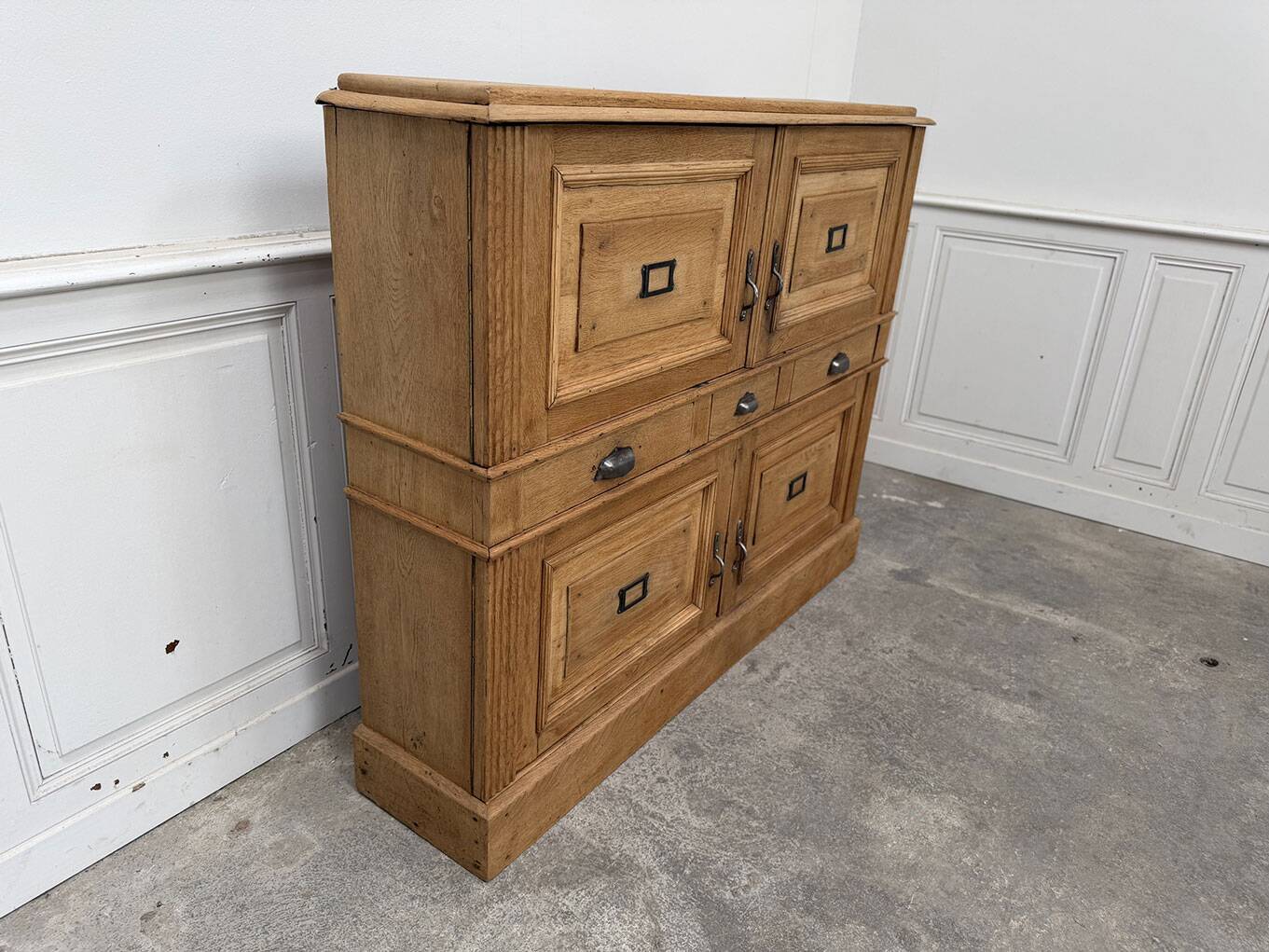 Notary furniture from 1900 in solid oak.