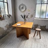 Table carrée moderniste en pin massif, années 50