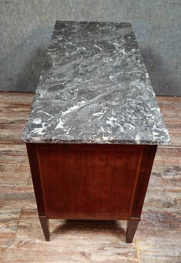 Commode époque Louis XVI en marquéterie époque XVIIIeme