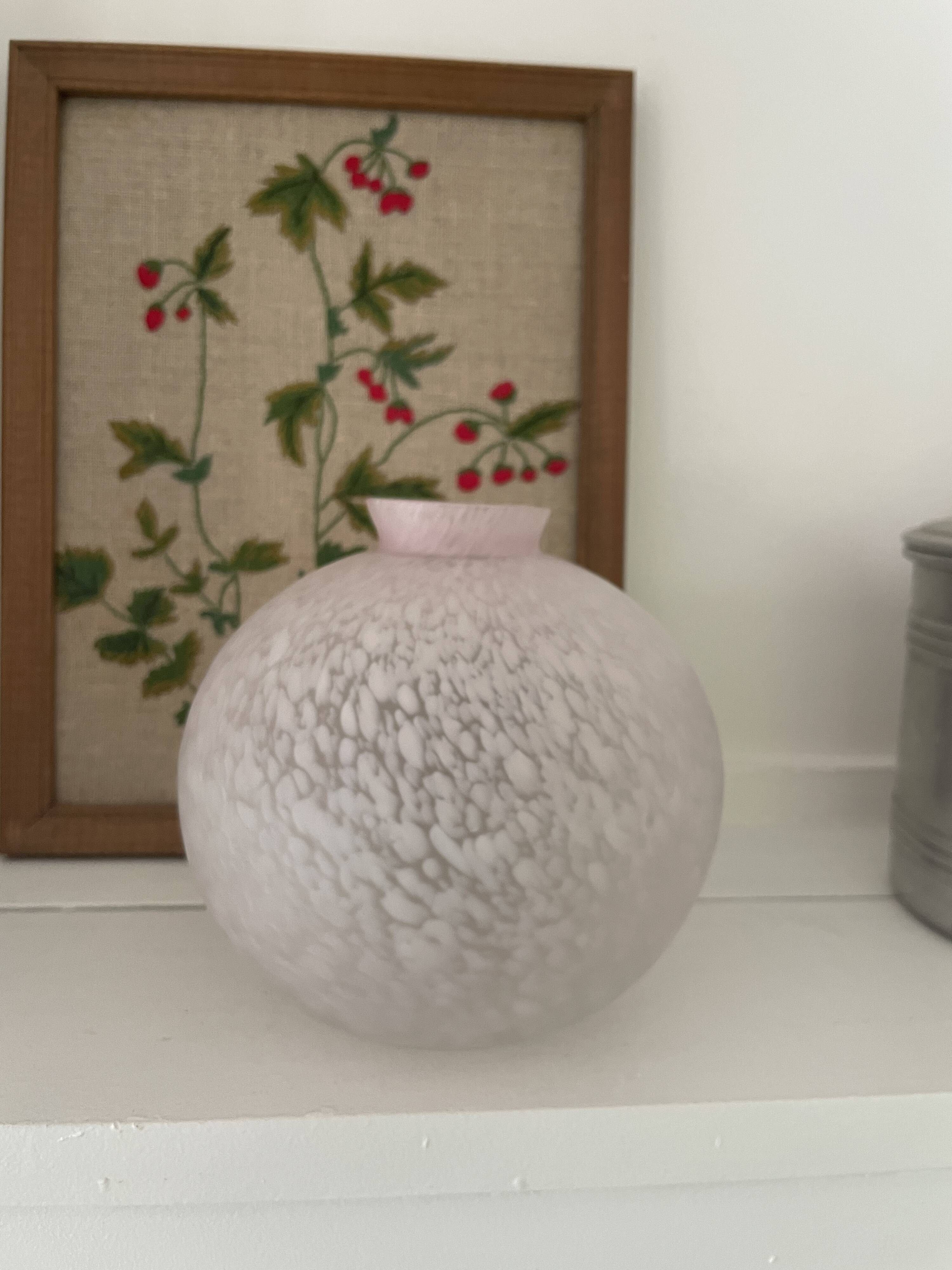 Speckled ball glass vase