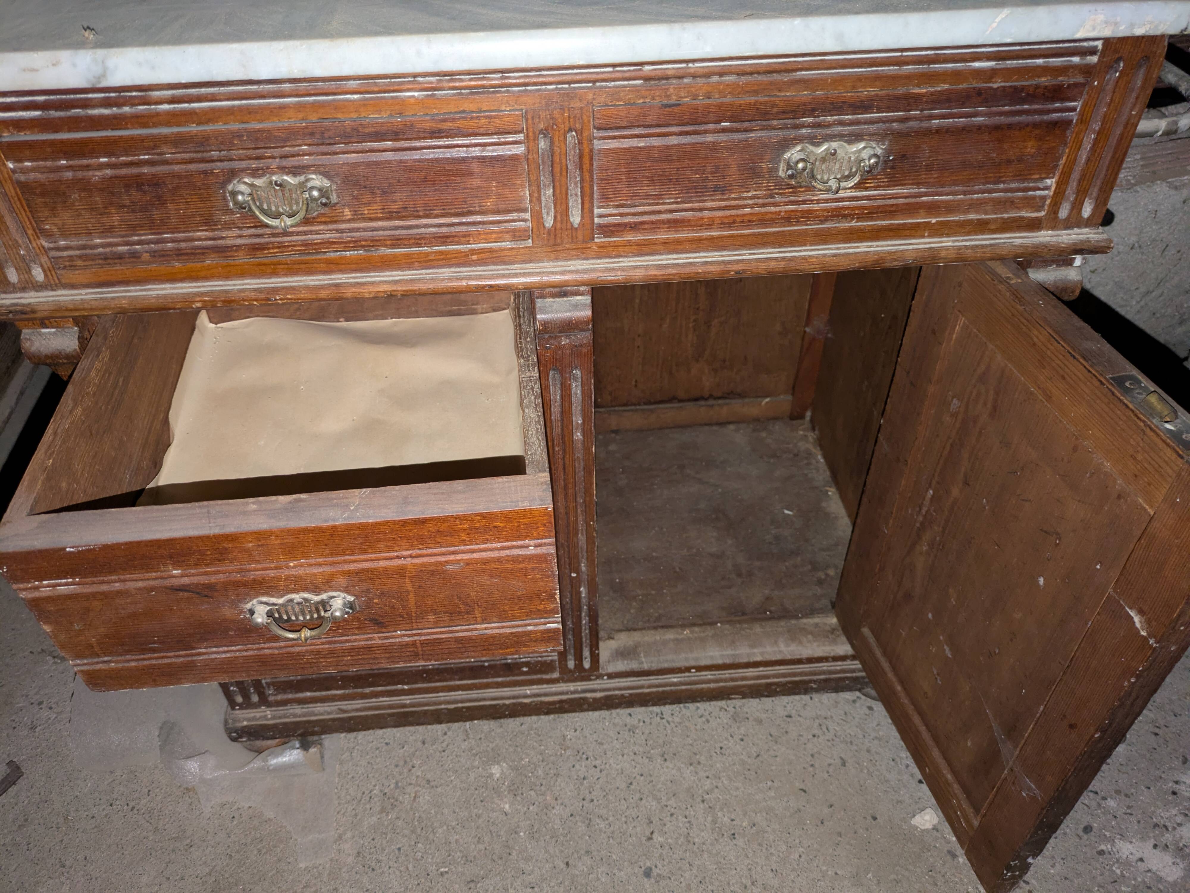 Antique toilet commode in walnut and white marble – 19th century style