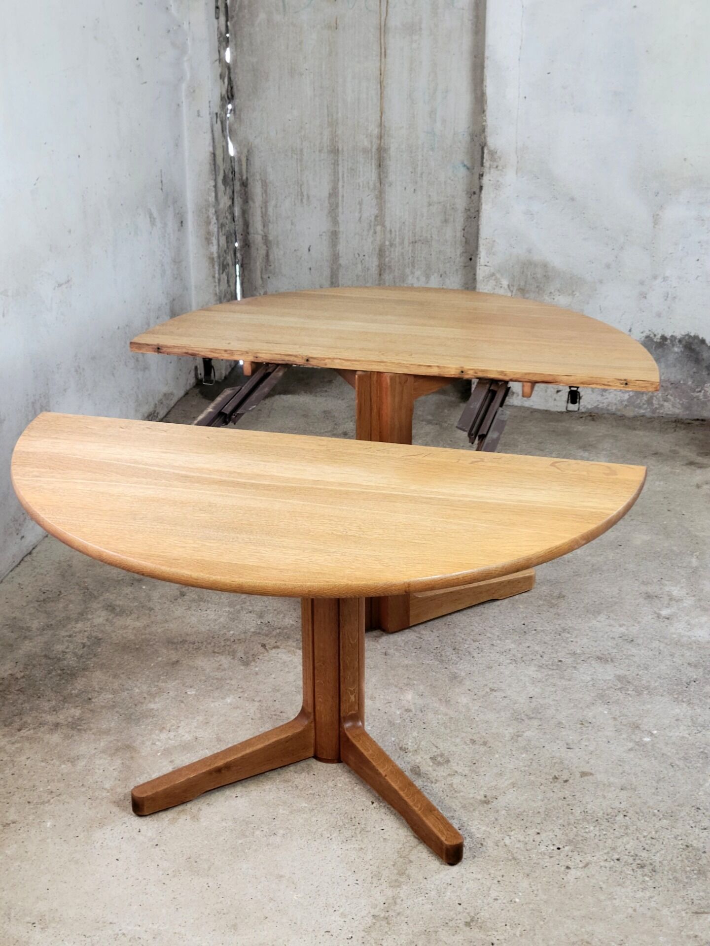 RY Møbler RY35 extendable dining table in solid oak, 1979