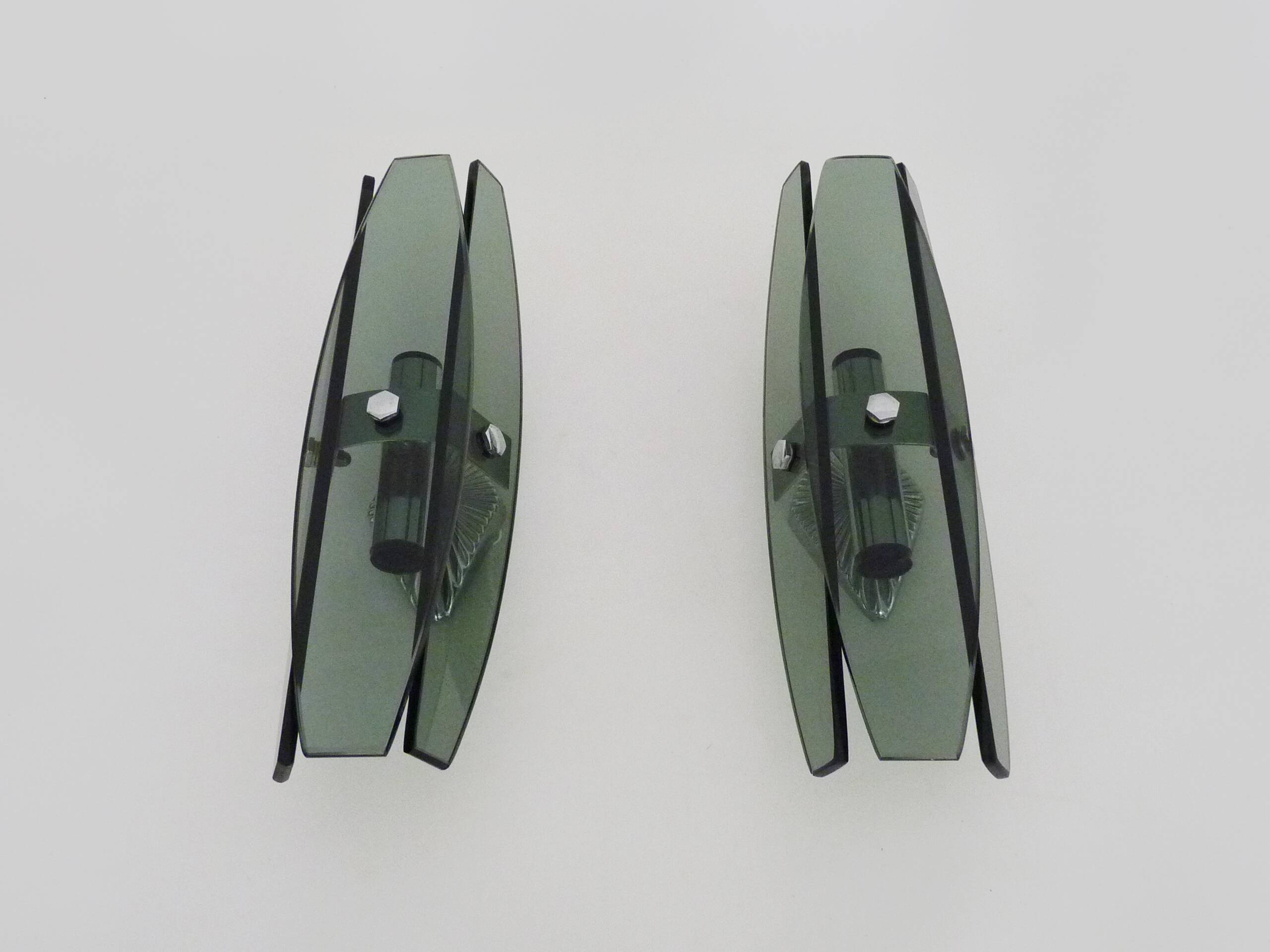 Pair of Italian wall lights Veca Fontana Arte in smoked glass and chrome.