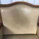 Paire de bergères style Louis XV cuir beige