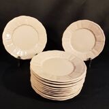 12 scalloped dessert plates