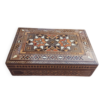 Oriental marquetter box