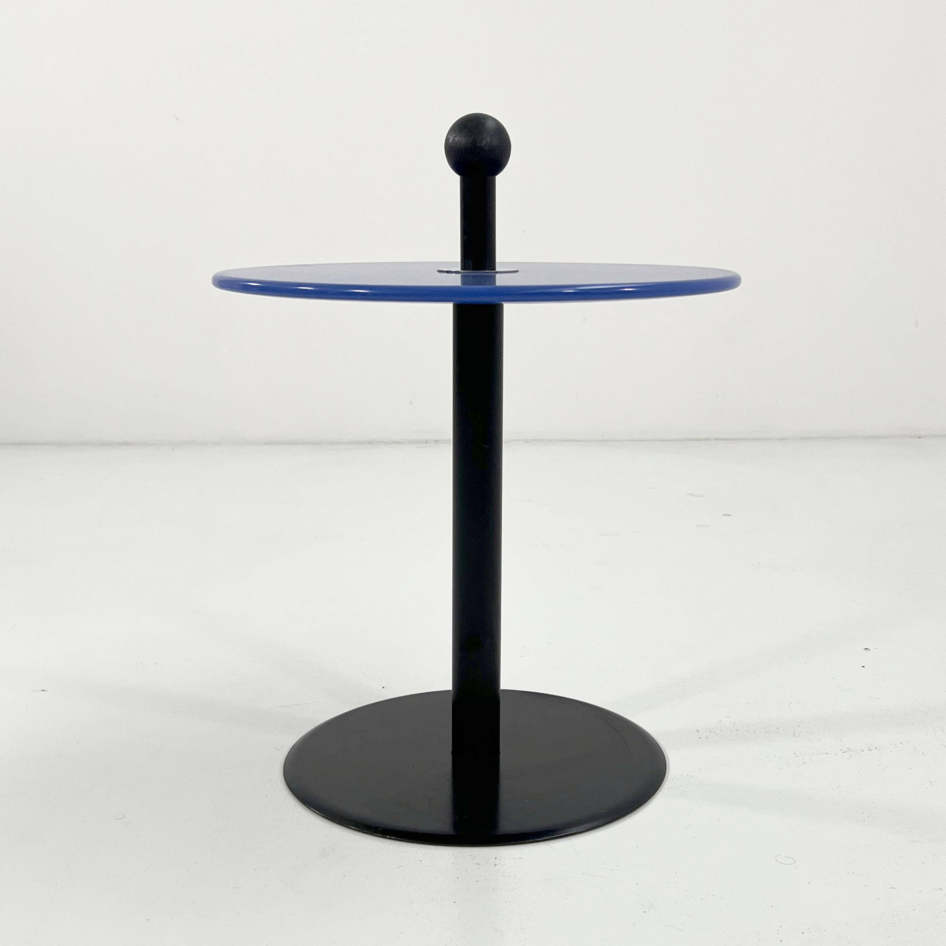 Table d'appoint postmoderne bleu par Ikea, 1980