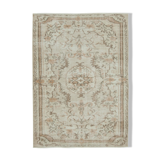 Hand-knotted turkish beige carpet 182 cm x 252 cm
