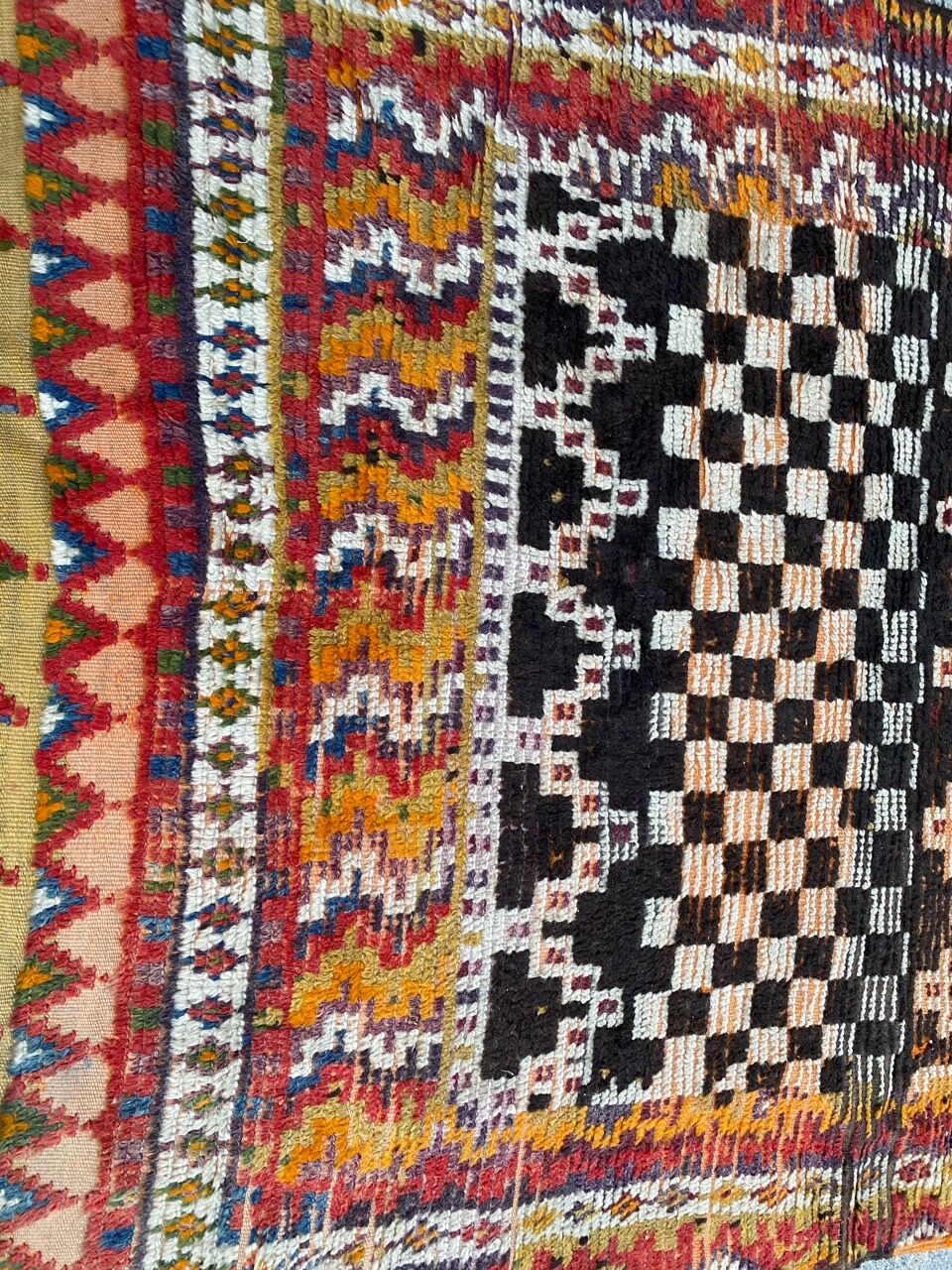 Moroccan handmade antique tribal rug 124x142 cm