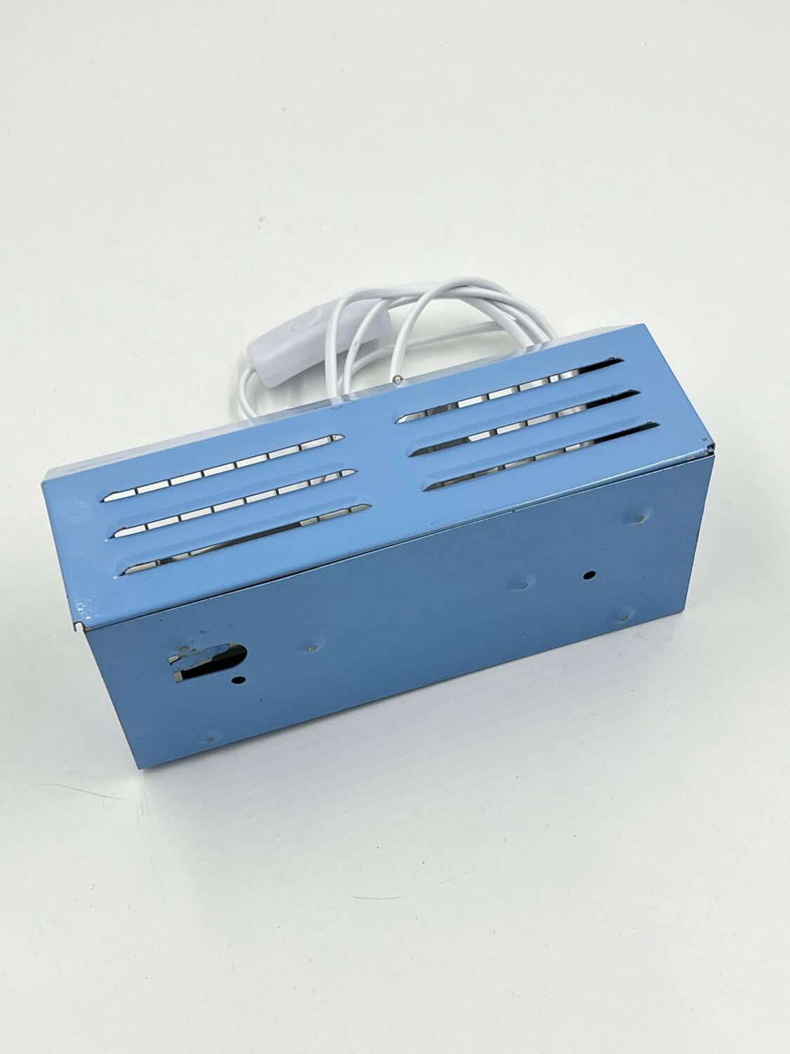 Blue wall light V204